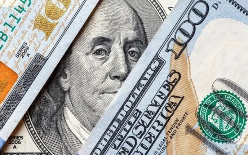 الدولار يترقب أكبر مكاسب أسبوعية منذ عام وسط تصاعد التوترات الإيرانية